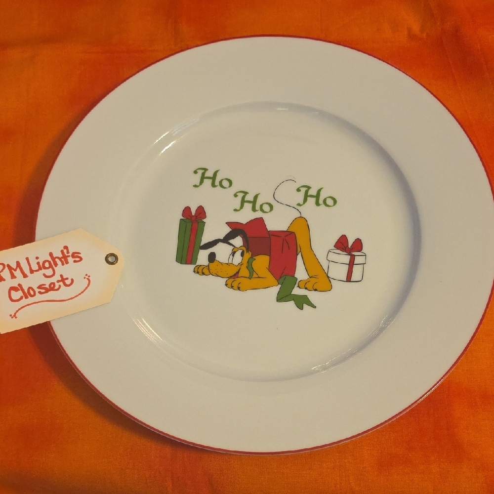 Disney Mickey's Vintage Festive Holiday Plate Pluto Red White Dinner